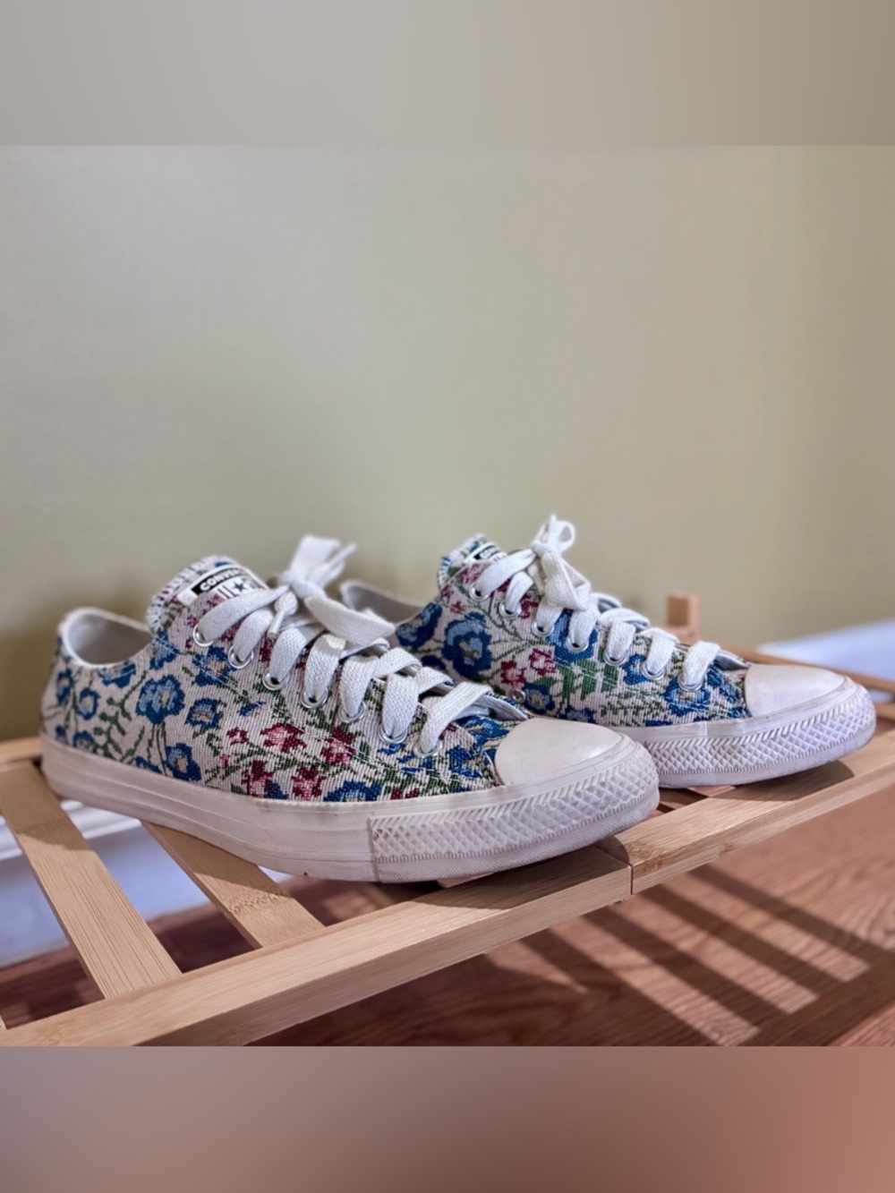 Women’s Floral Tapestry Low-Top Converse Sneakers - White/Multicolor